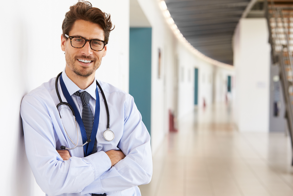 3 yıllık tecrübeli göz doktoru ve cerrahı uzun vardiyalar için çalışabilirim